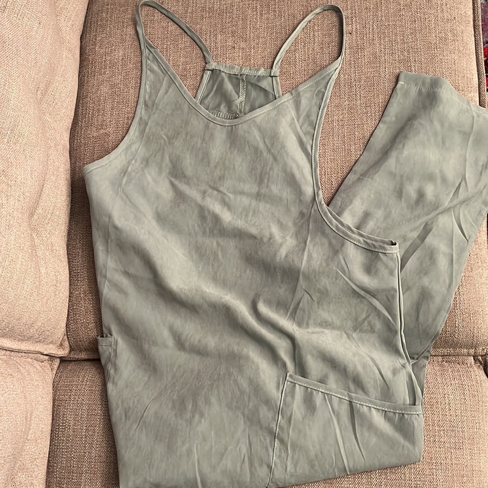 Wide leg jumpsuit with pockets Sz medium sage green